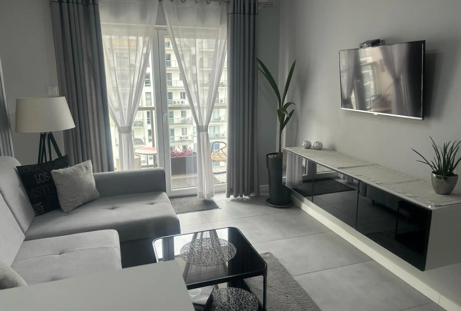 Albatross Towers Joda Bed Apartment